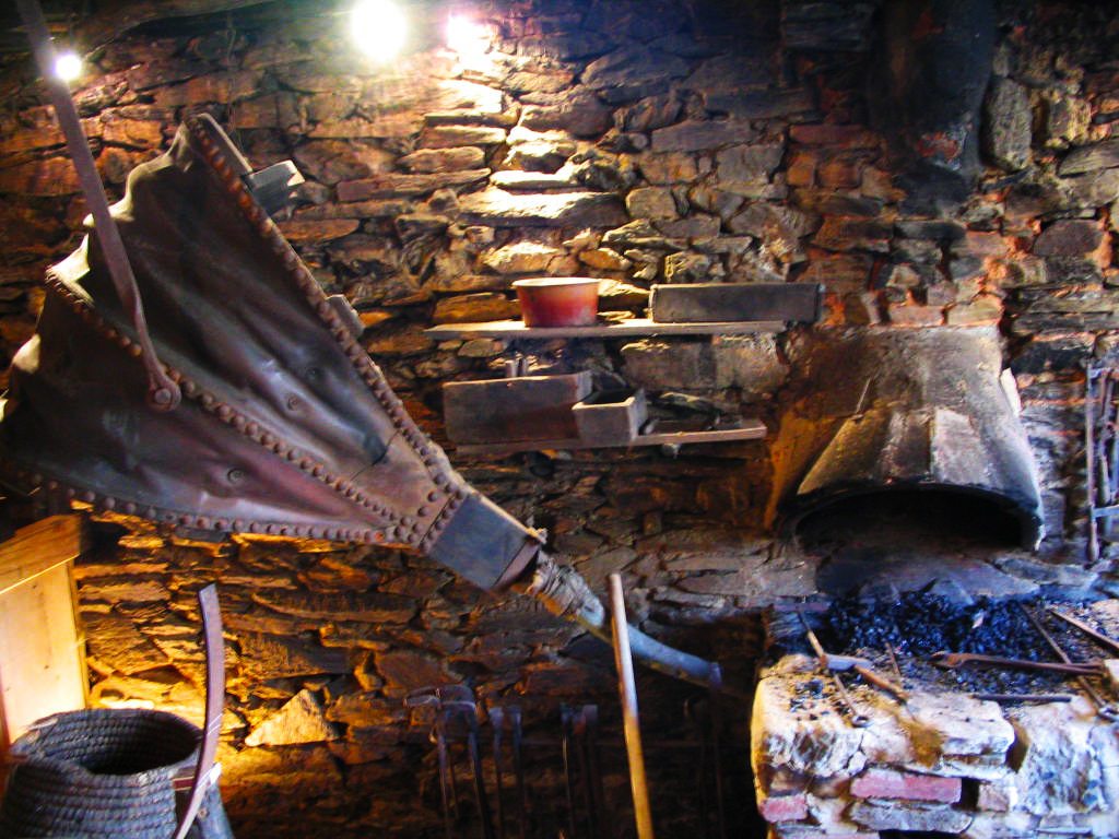 Forge de Murols sentier de l'imaginaire