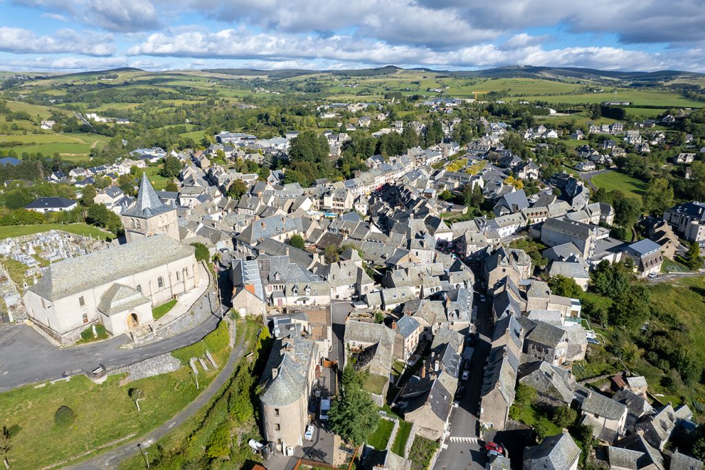 laguiole-vista-desde-el-cielo-lozere-sauvage