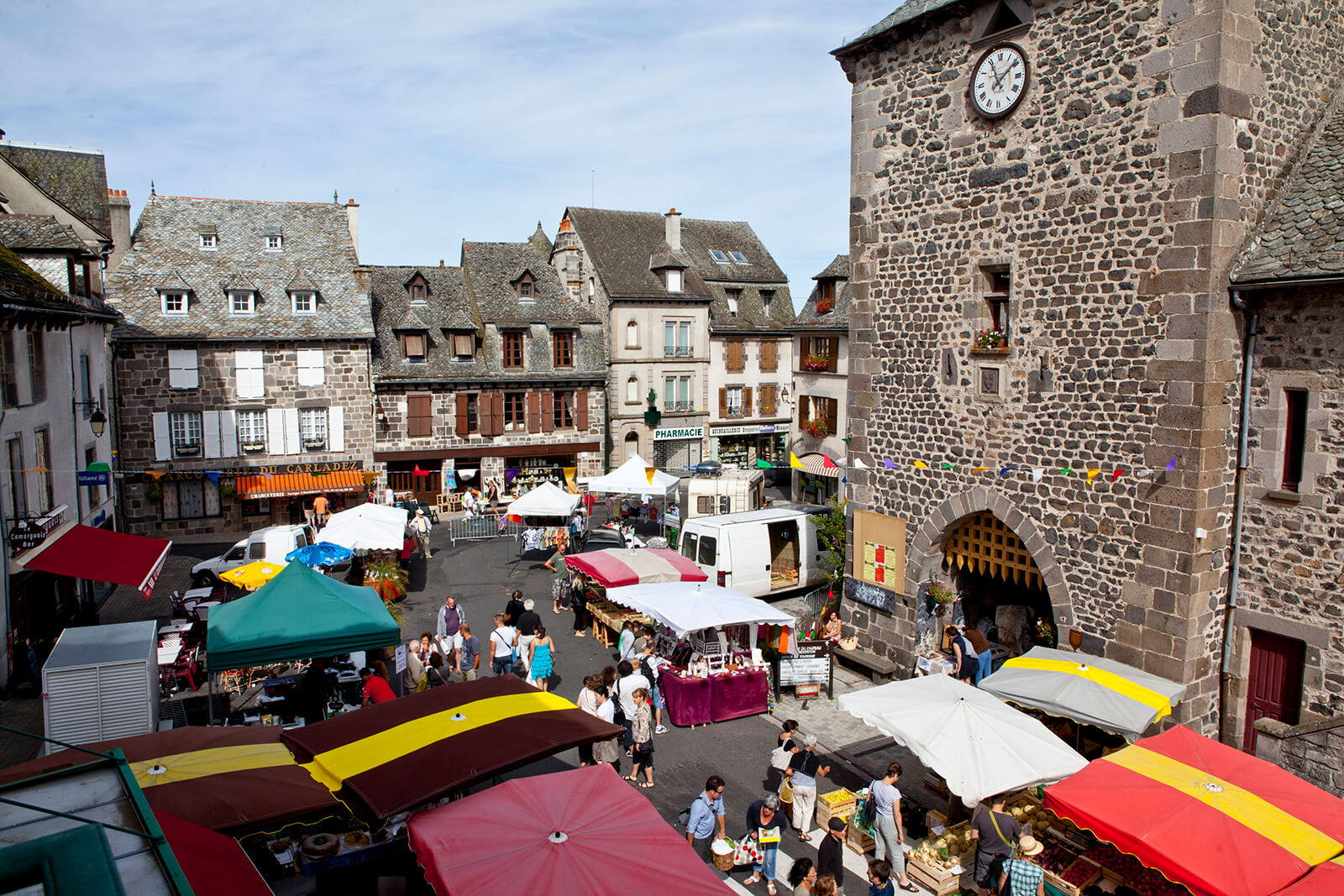 Market of Mur-de-Barrez