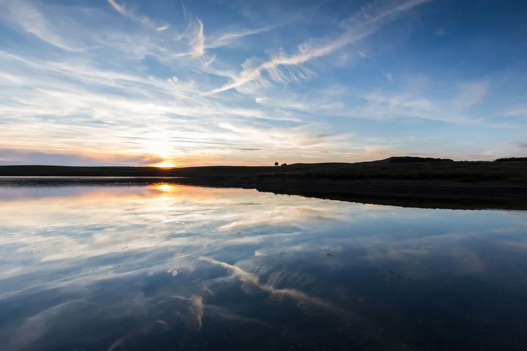 atardecer en el lago de los monjes