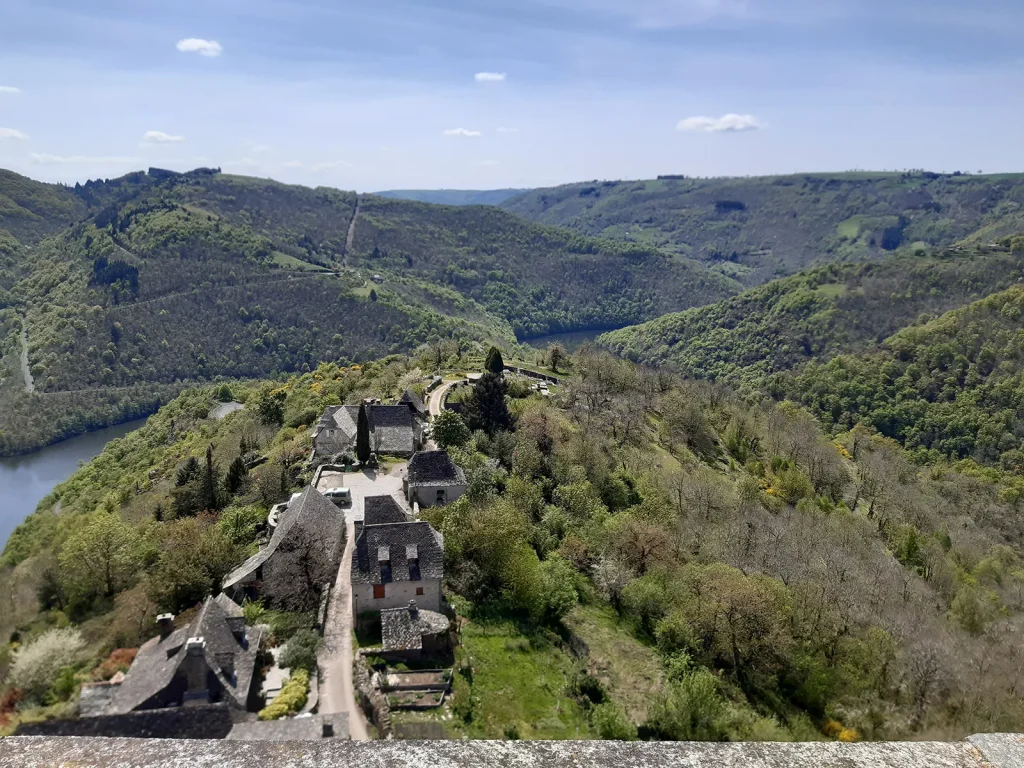 panorama-summit-of-the-donjon-valon