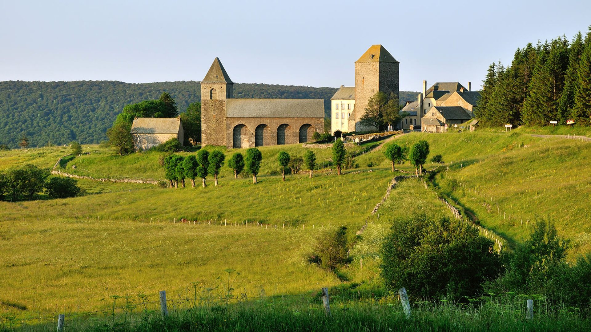 Gezicht op het dorp Aubrac