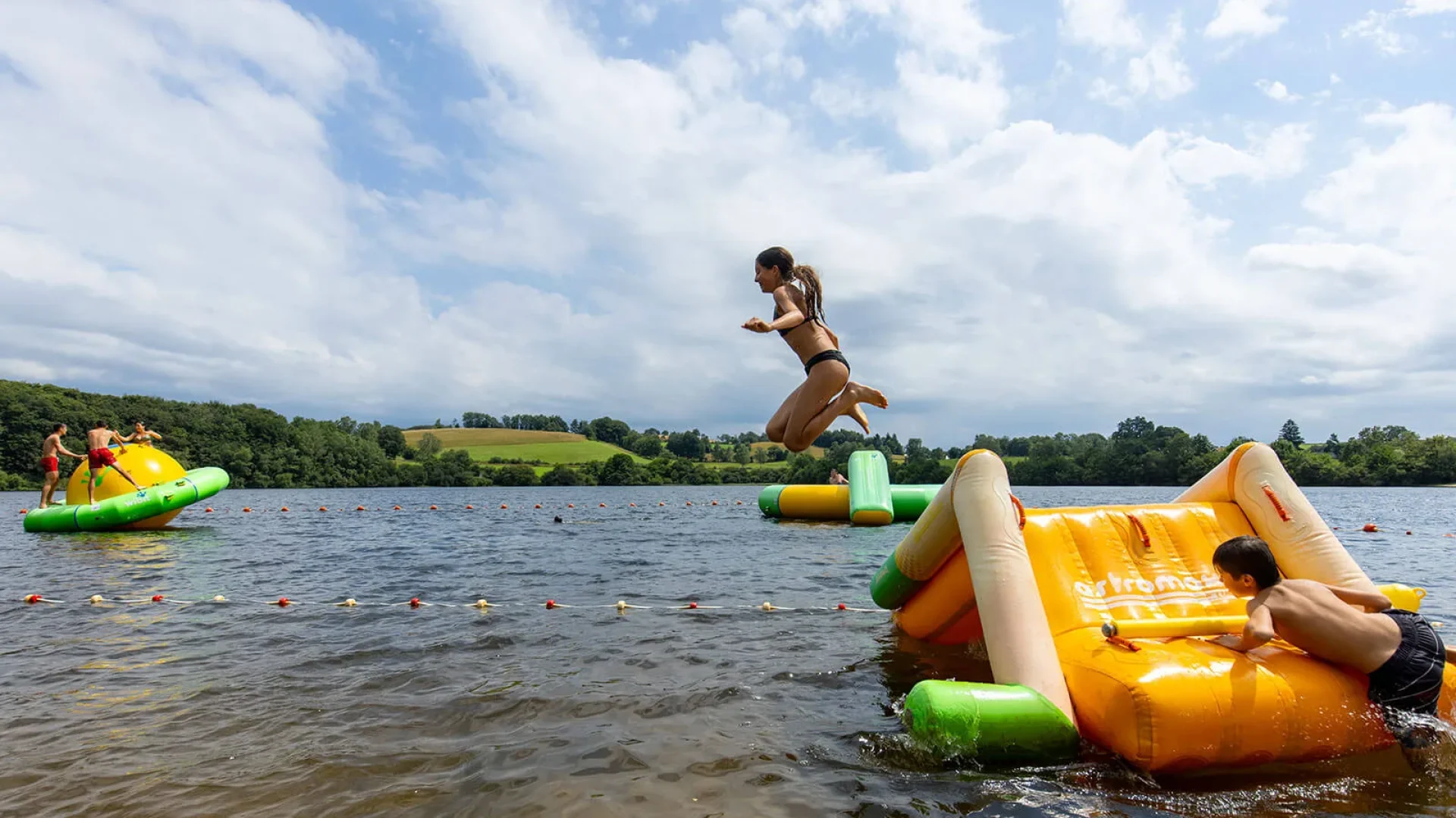 Schwimmen und Wasseraktivitäten Aubrac