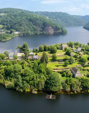 Presqu'île de Laussac - Lac de Sarrans