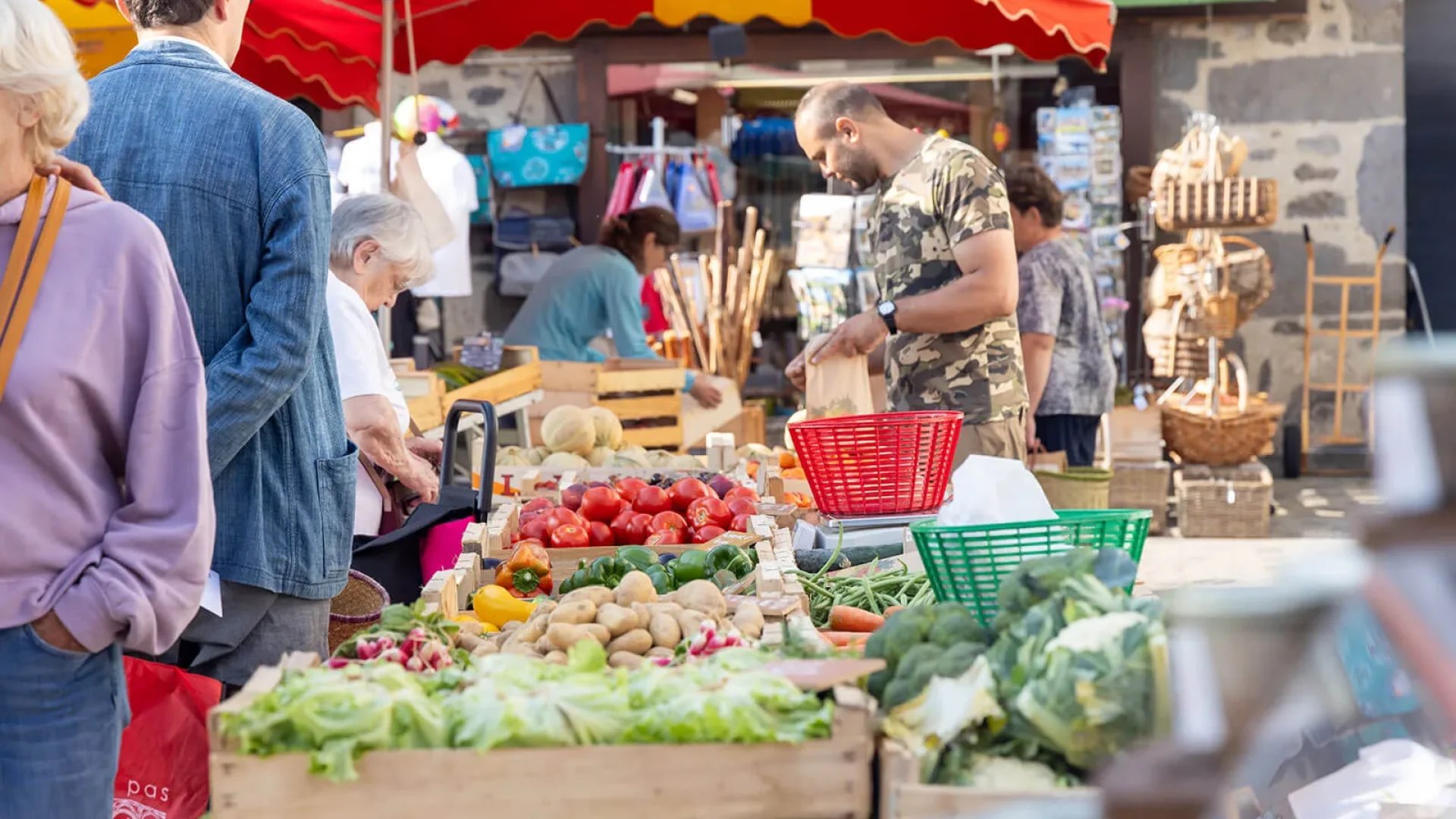 Marché Mur-de-Barrez