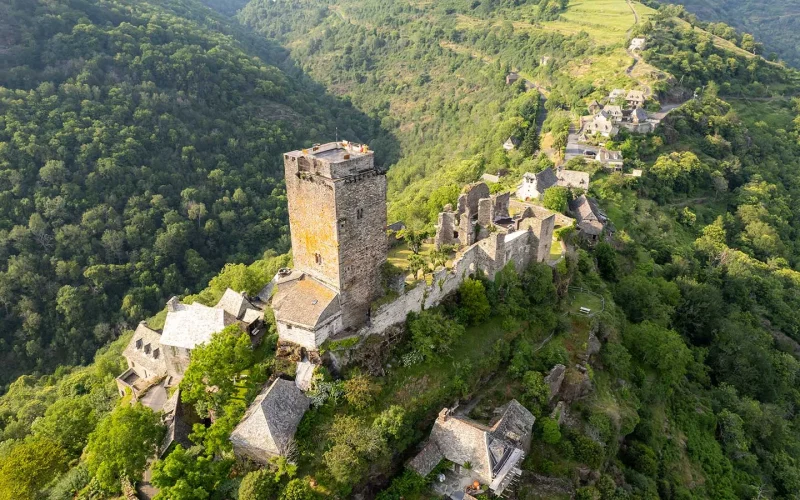Castello di Valon gole della Truyère